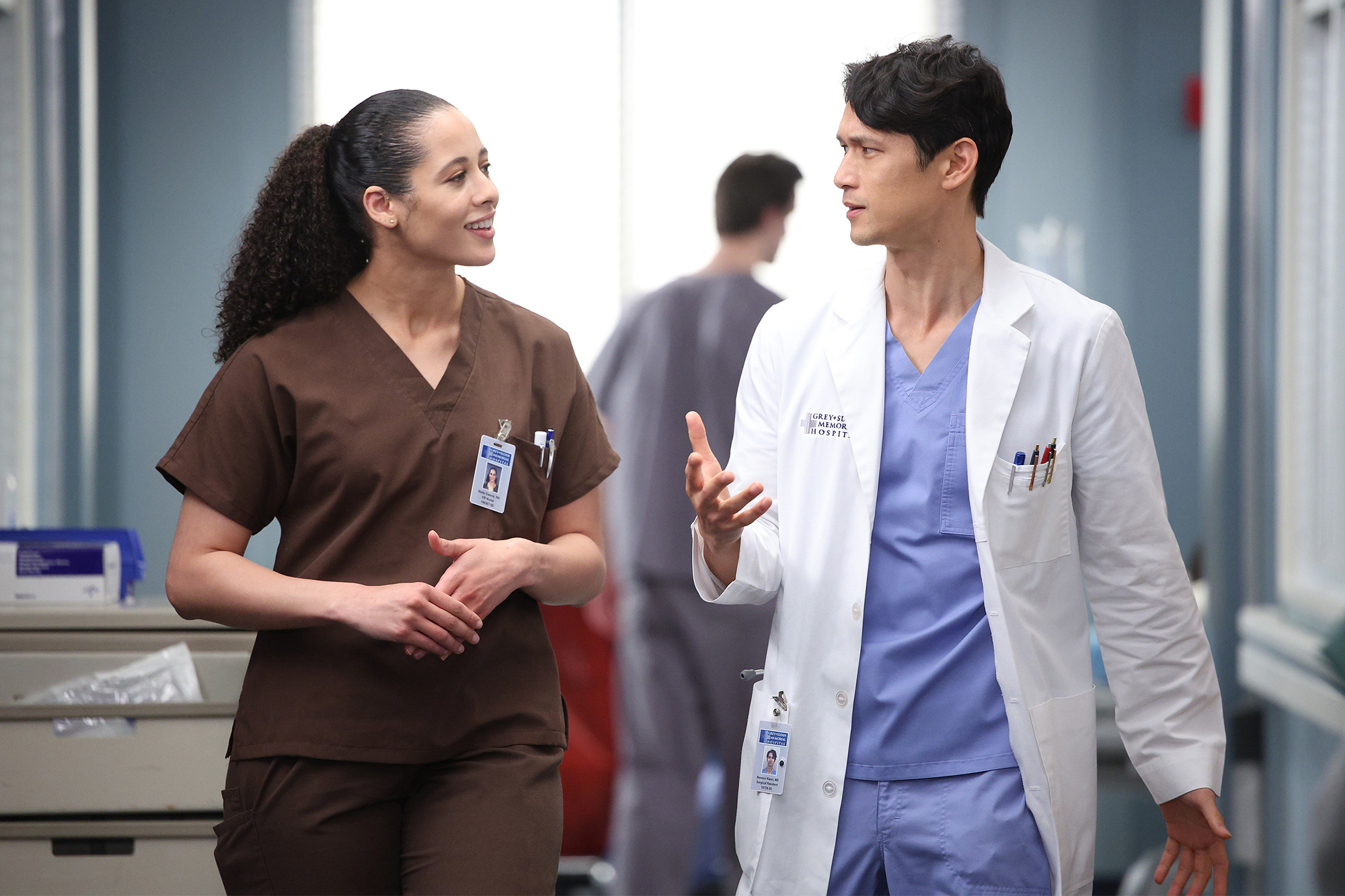 GREY’S ANATOMY - “Gunpowder and Lead” - Amelia takes her personal problems out on her work colleagues, and the threats against Bailey come to a terrifying head. Lucas and Jules make a risky decision on a patient, and Mika struggles with burnout. THURSDAY, APRIL 20 (9:00-10:01 p.m. EDT), on ABC. (ABC/Raymond Liu) JASMINE MCLEISH, HARRY SHUM JR.