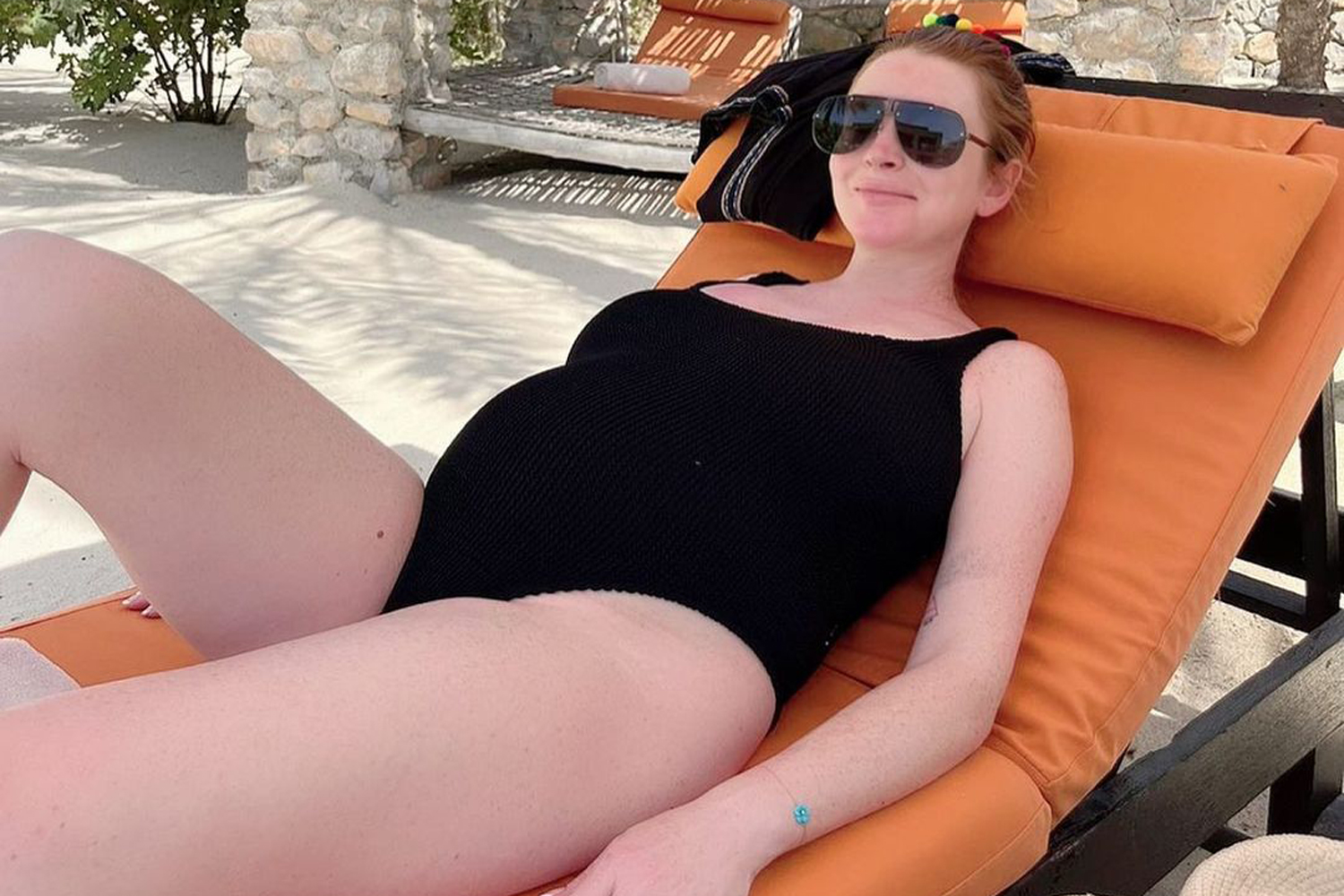 A pregnant Lindsay Lohan